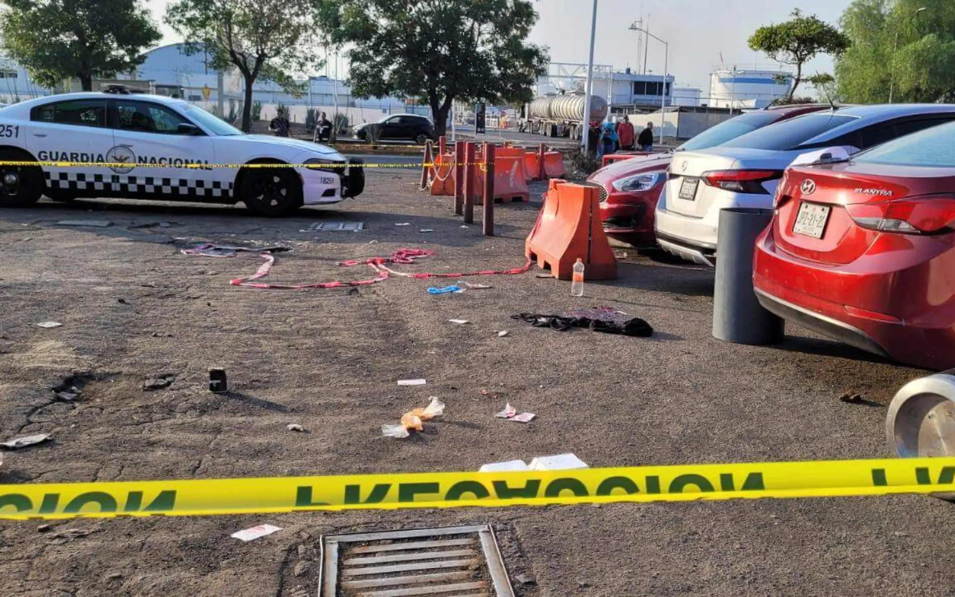 Hombre atacado a balazos en gasolinera del Aeropuerto